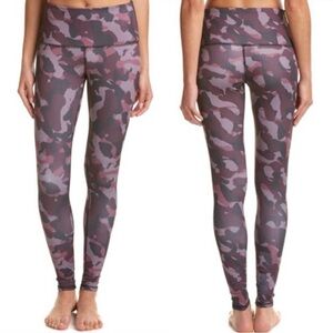 Noli Purple Camouflage Leggings